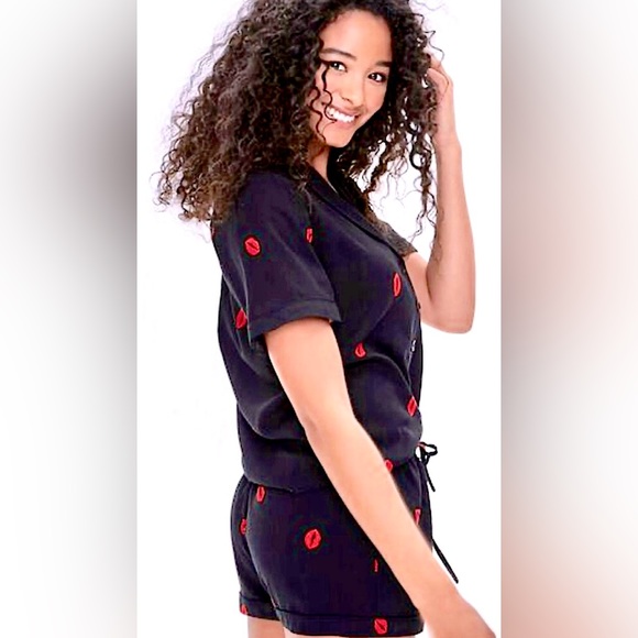 Forever 21 Kiss Lips Pj Set NWOT Black w/red lips Sz S - Picture 8 of 11